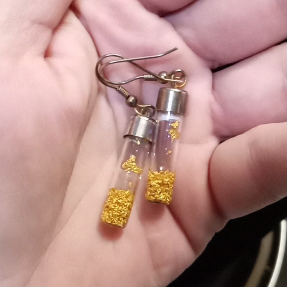 Gold Flaked Earrings- (Please read description) - Picture 7 of 9